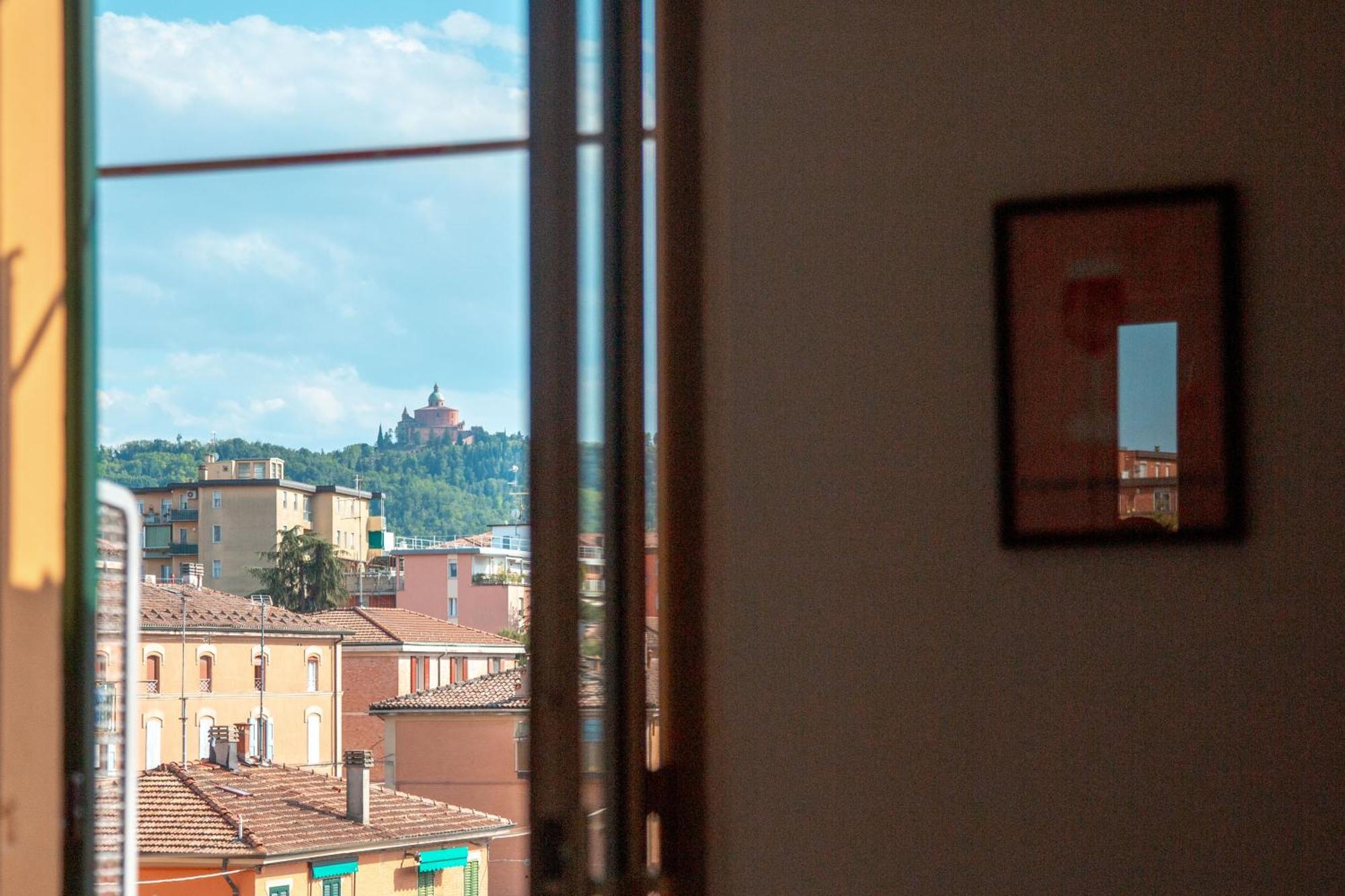Appartamento Accogliente Con Vista San Luca Bologna Buitenkant foto